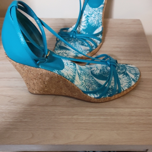 Elegant Blue Wedge Sandals - Picture 3 of 6